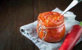 „Šalta“ adžika be virimo: kaip paruošti?