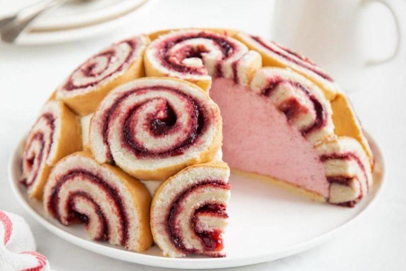 Šarlotės tortas su vyniotiniu