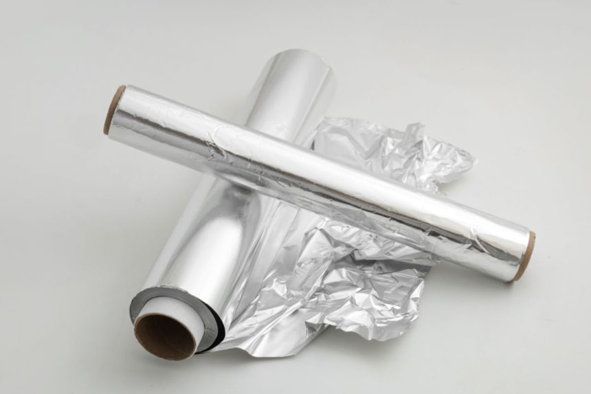 Šis triukas su folija padės grečiau įšilti jūsų radiatoriams. Pasiruoškite sutaupyti už šildymą