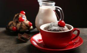 Šokoladinis pyragas puodelyje