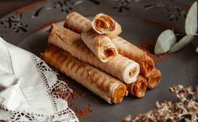 Traškūs vafliai keptuvėje. Nereikės net vaflinės!