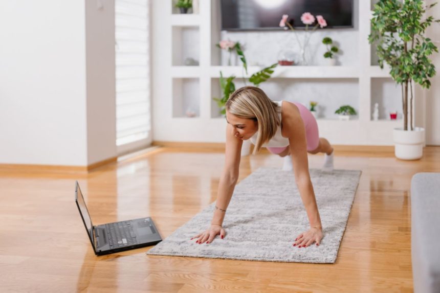 Treniruotės namuose: trys sporto aksesuarai, kurie tikrai veikia