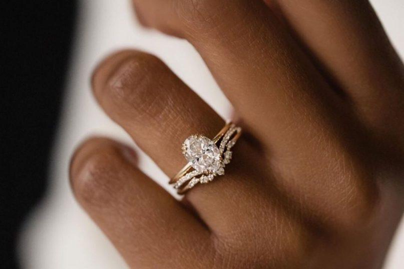 Ant kurio piršto turėtumėte nešioti žiedą, kad pritrauktumėte laimę?