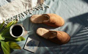 Ar vaikštote po namus basas ar su šlepetėmis