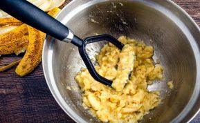 Bananai, medus ir citrina padės nuo kosulio