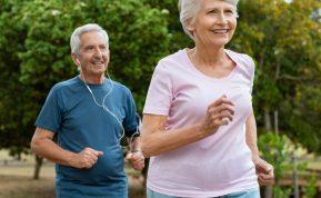 Bėgimas po 50 metų: kaip tinkamai treniruotis ir kokie jo privalumai