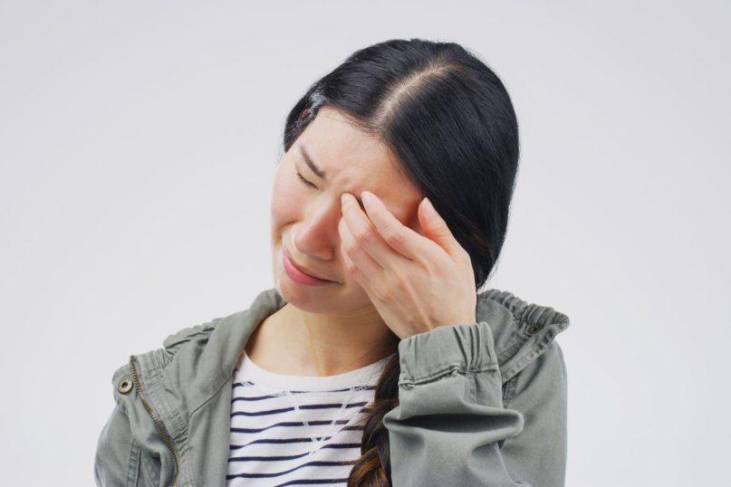 Būdai, kaip saugiai pašalinti viską, kas patenka į akis