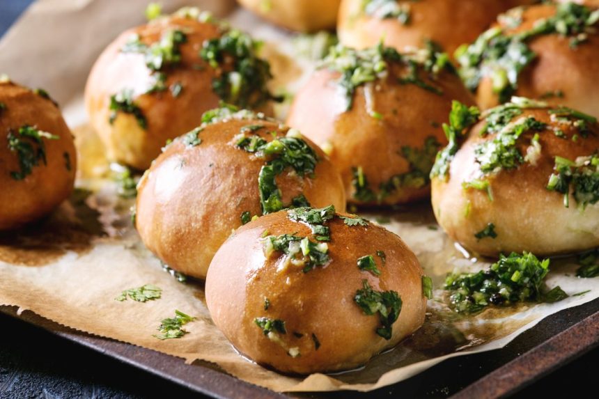 Česnakinės bandelės pagal močiutės receptą