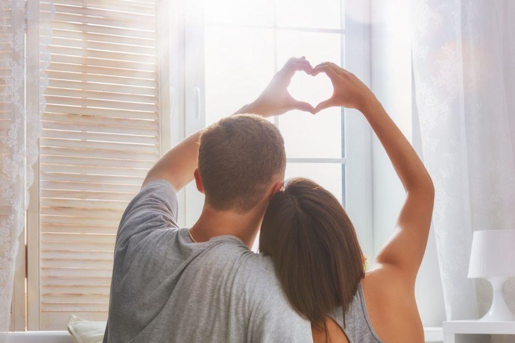 Emocinė priklausomybė: kas už jos slypi?