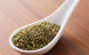 Pamirškite svogūnus ir česnakus: galingas naminis sirupas, kuris padeda net rūkantiems!