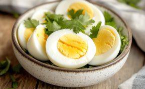 Gydytoja įvardijo pagrindinį nepakankamai išvirtų ir nepakankamai iškeptų kiaušinių pavojų