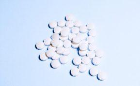 Balinimas aspirino tabletėmis. Canva nuotrauka