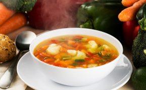 Išbandykite riebalus deginančią sriubą