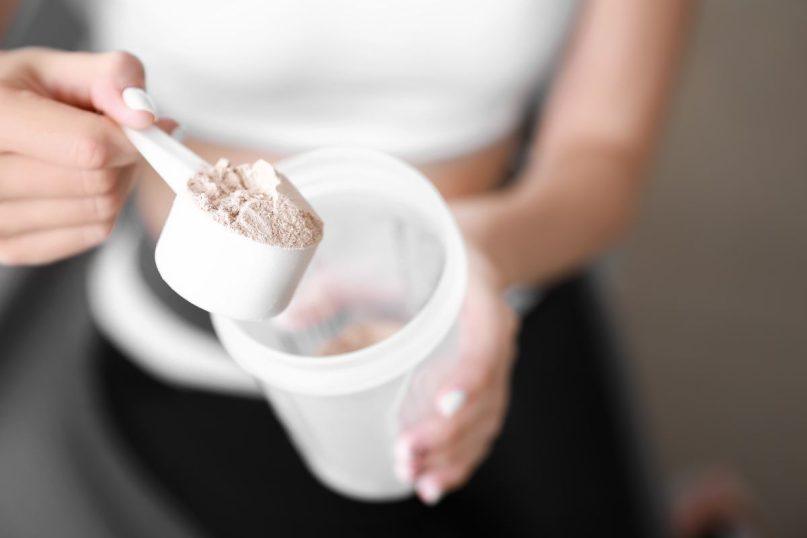 Ką maišyti su proteino milteliais, o ko vengti