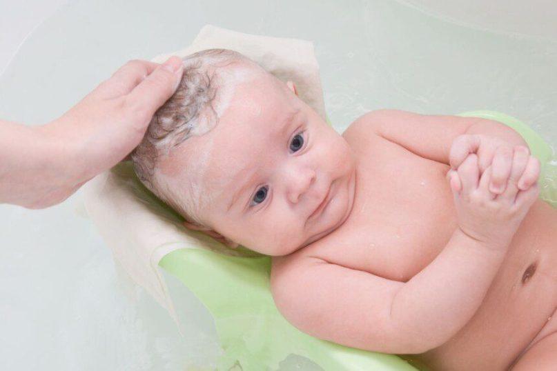 Kaip išsirinkti tinkamą šampūną kūdikiui: ką būtina žinoti tėvams