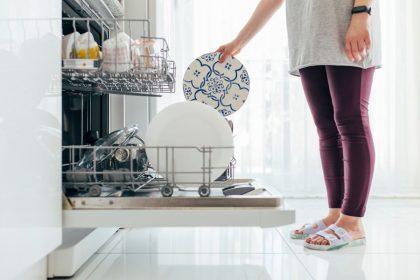 Kartą per savaitę išimkite tai iš indaplovės