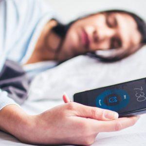 Kodėl geriau nenaudoti mobiliojo telefono kaip žadintuvo?