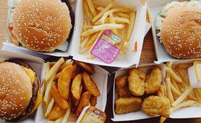 kokių 5 maisto produktų nereikėtų valgyti prieš pat miegą