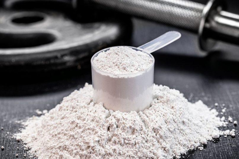 Kreatinas: kodėl tai vienas veiksmingiausių papildų moterims ir vyrams