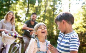 Mokslininkai teigia, kad sėkmingų vaikų tėvai turi 13 bendrų bruožų