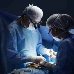 Motina nori, kad jos 14 metų dukrai būtų atlikta plastinė operacija: „Bjaurūs žmonės nieko nepasiekia“