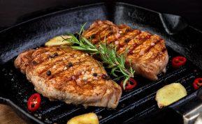 Natūralūs kiaulienos kepsniai