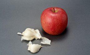 Obuolys su česnaku ir imbieru padės veiksmingai tirpdyti riebalus: rezultatą pastebėsite jau po 5 dienų!