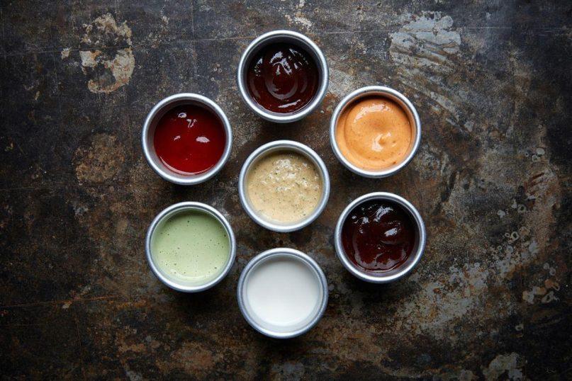 Patiekalų padažų vartojimas ir patiekimas pagal etiketą