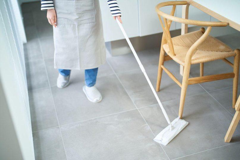 Patikimas grindų valymo skystis