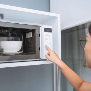 Produktai, kurių maisto kaitinimas mikrobangų krosnelėje gali būti pavojingas