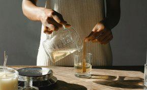 Ši žvakė dega ilgiau nei įprastos vaško žvakės