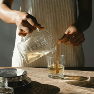 Ši žvakė dega ilgiau nei įprastos vaško žvakės