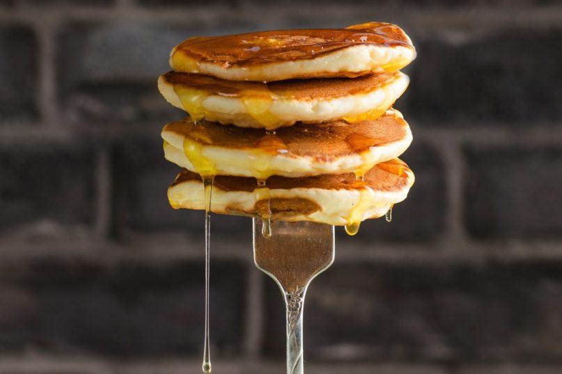 Sotūs pusryčiai, kuriuos paruošite iš avižinių dribsnių ir obuolių