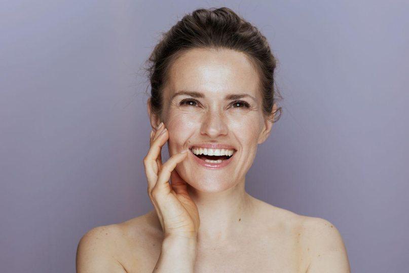 Stilius: ką rengtis, kad 50 metų moterys atrodytų jaunesnės?