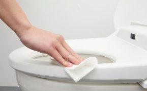 Sudrėkinkite popierinių rankšluosčių juosteles actu