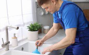 tai padeda pašalinti kriauklės užsikimšimą