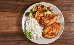 Vištienos krūtinėlė su medumi ir česnaku