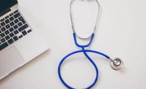 vyras, kuris išgelbėjo 6,5 tūkst. neišnešiotų kūdikių