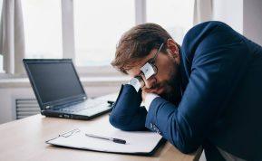 Vyras užmigo darbe ir gavo 48 tūkst. dolerių kompensaciją