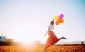 5 klaidingų įsitikinimų, kurie atima mūsų džiaugsmą ir laimę