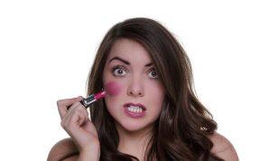 5 makiažo klaidos, kurias pastebi net vyrai