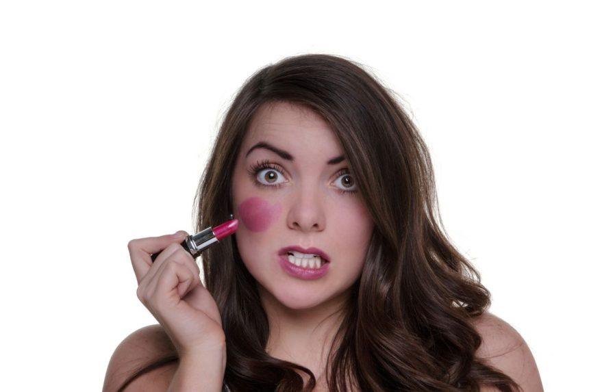 5 makiažo klaidos, kurias pastebi net vyrai