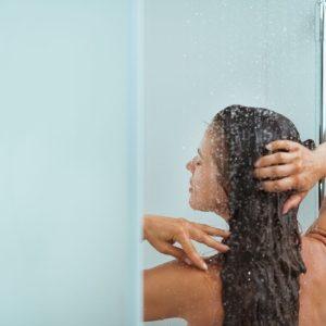 5 patarimai, kaip reikia praustis po dušu.