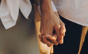 5 ženklai, kurie rodo, kad netrukus meilė pasibels į jūsų duris