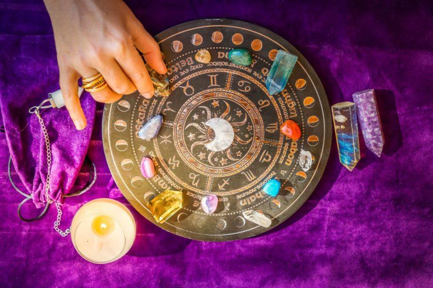 5 Zodiako ženklai, kurie permato kiaurai kitus žmones