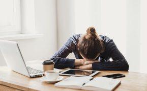 6 požymiai, rodantys, kad moterys savęs nemyli.