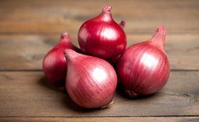 6 priežastys, kodėl turėtumėte kepti svogūną orkaitėje