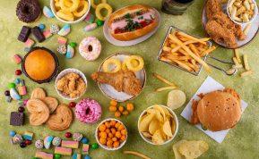 7 maisto produktai, dėl kurių atrodome ir jaučiamės vyresni nei esame.