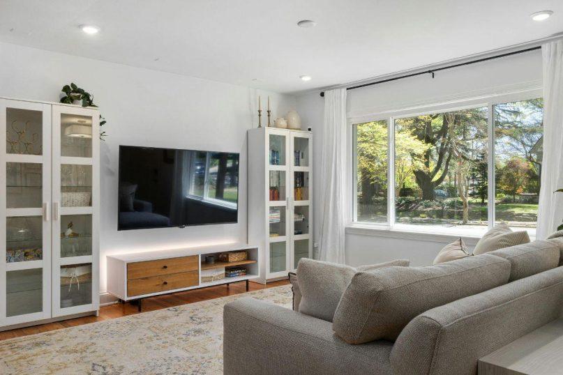 7 pratimai, kuriuos galite atlikti priešais televizorių