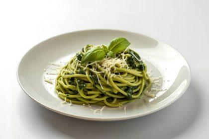 Kreminiai makaronai su špinatais